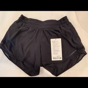 Lululemon Hotty Hot Short 4” lined
